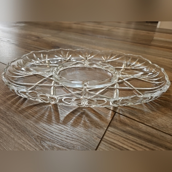 Mikasa Glass 15”‎ Chip-and-Dip Vegetable Fruit Platter Serving Dish - Picture 2 of 4